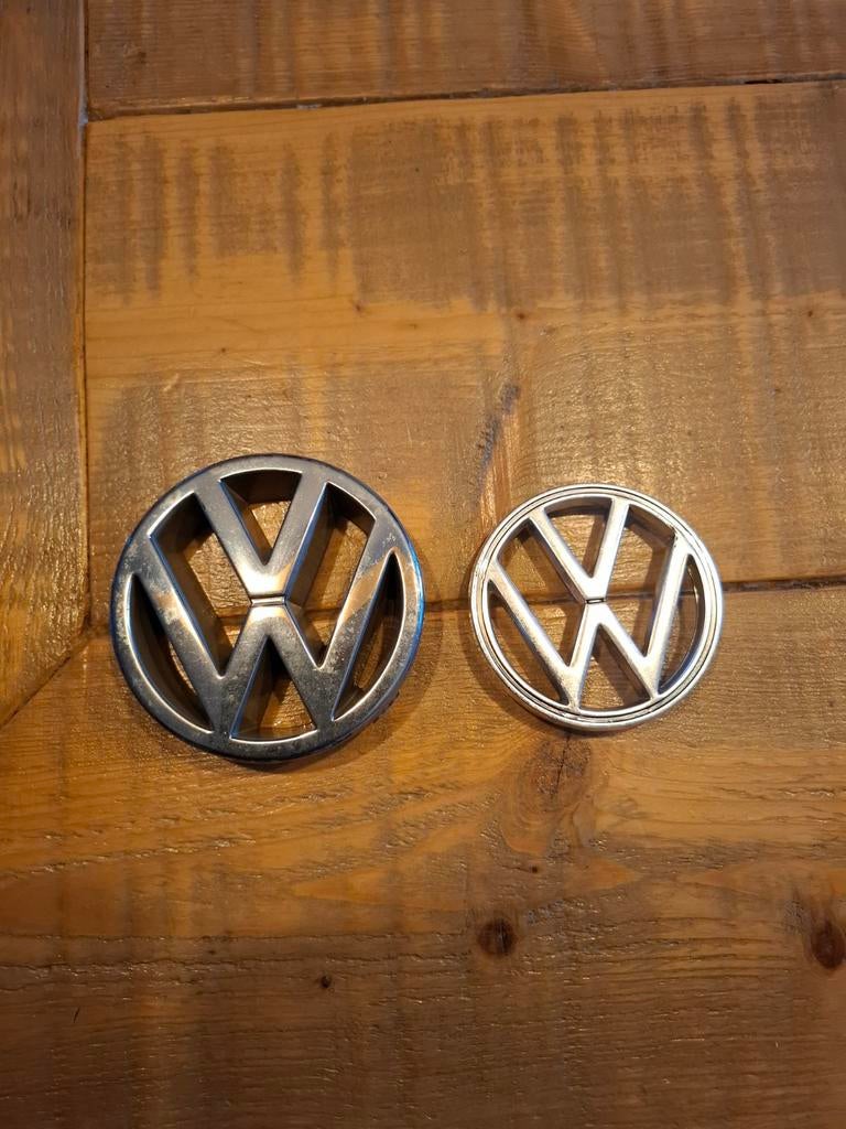 Volkswagen logo embleem - set van 2, Ophalen of Verzenden, Gebruikt, Volkswagen