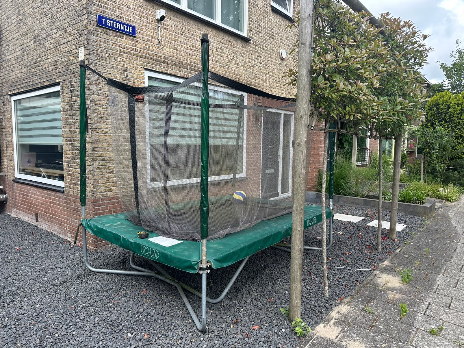 Rechthoekige trampoline avyna 275*190cm, Ophalen, Zo goed als nieuw