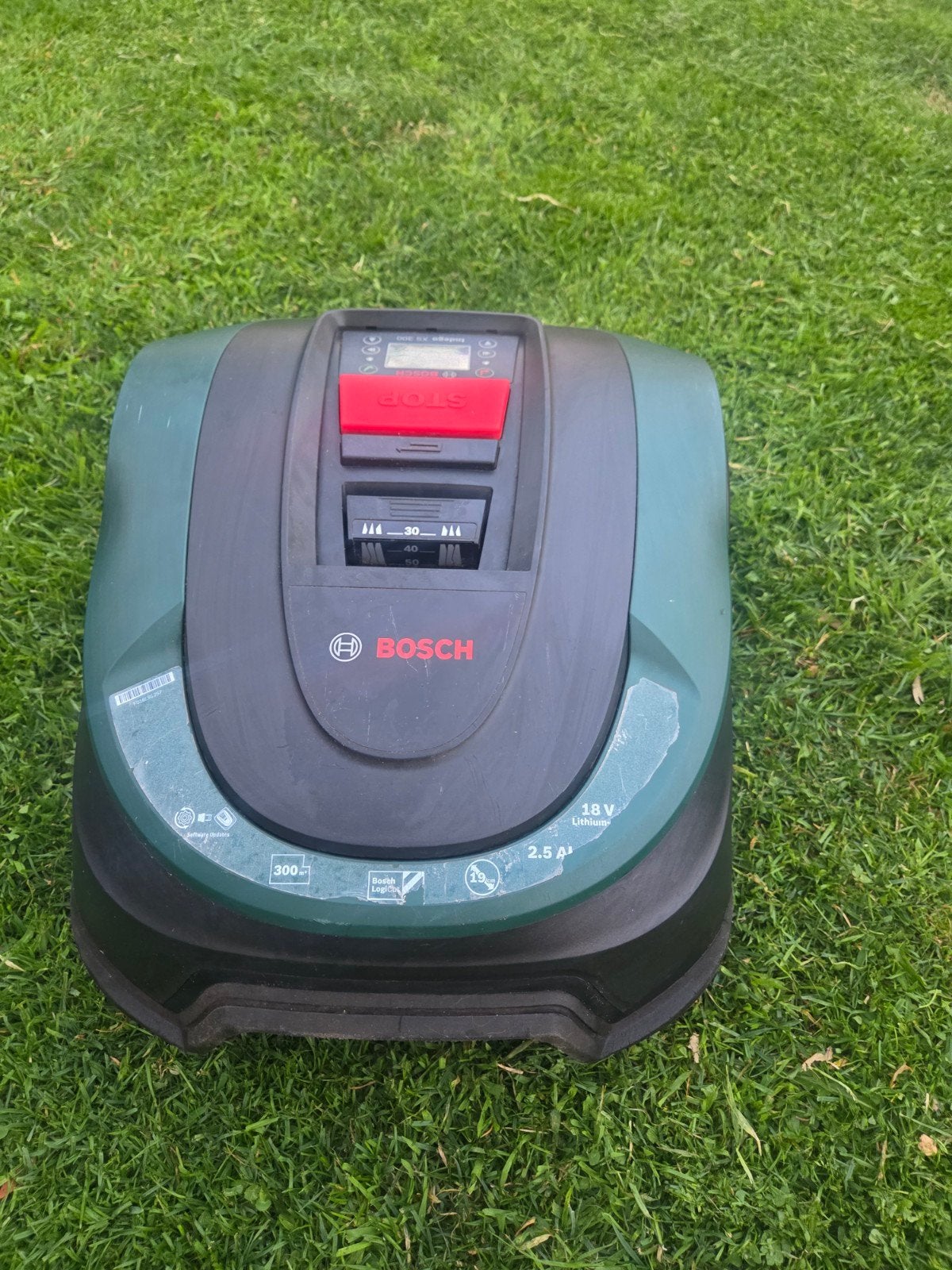 Bosch Indego XS 300 met laadstation en adapter, Tuin en Terras, Robotmaaiers, Ophalen of Verzenden