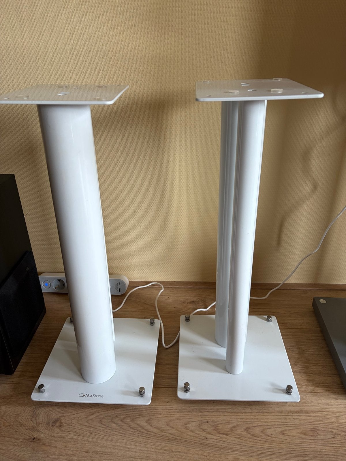 NorStone Stylum Wit - speaker standaard, Gebruikt, Inclusief standaarden, Overige typen, Minder dan 60 watt