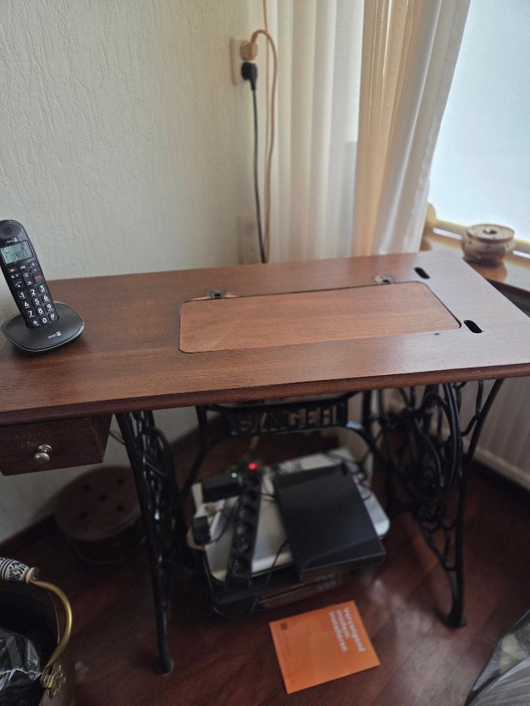Te koop gietijzer singer tafels van Gietijzer, Antiek en Kunst, Ophalen