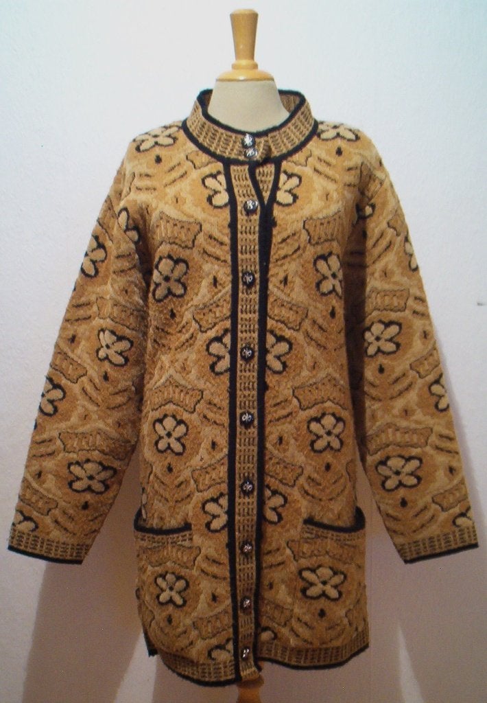 Lekker warm halflang folklore/vintage bruin/zwart vest! XL, Kleding | Dames, Verzenden, Gedragen, Maat 46/48 (XL) of groter, Bruin