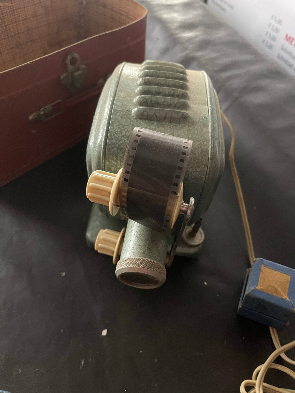 Vintage Filmprojector met Filmrol en Koffer, Audio, Tv en Foto, Ophalen of Verzenden, Gebruikt
