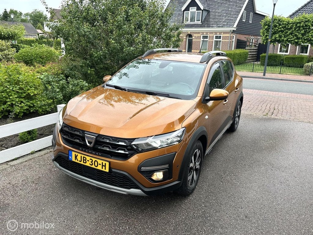 Dacia Sandero Stepway 1.0 TCe 90 AUTOMAAT AIRCO CARPLAY NAVI, Auto's, Stof, Met garantie (alle), 91 pk, 3 cilinders