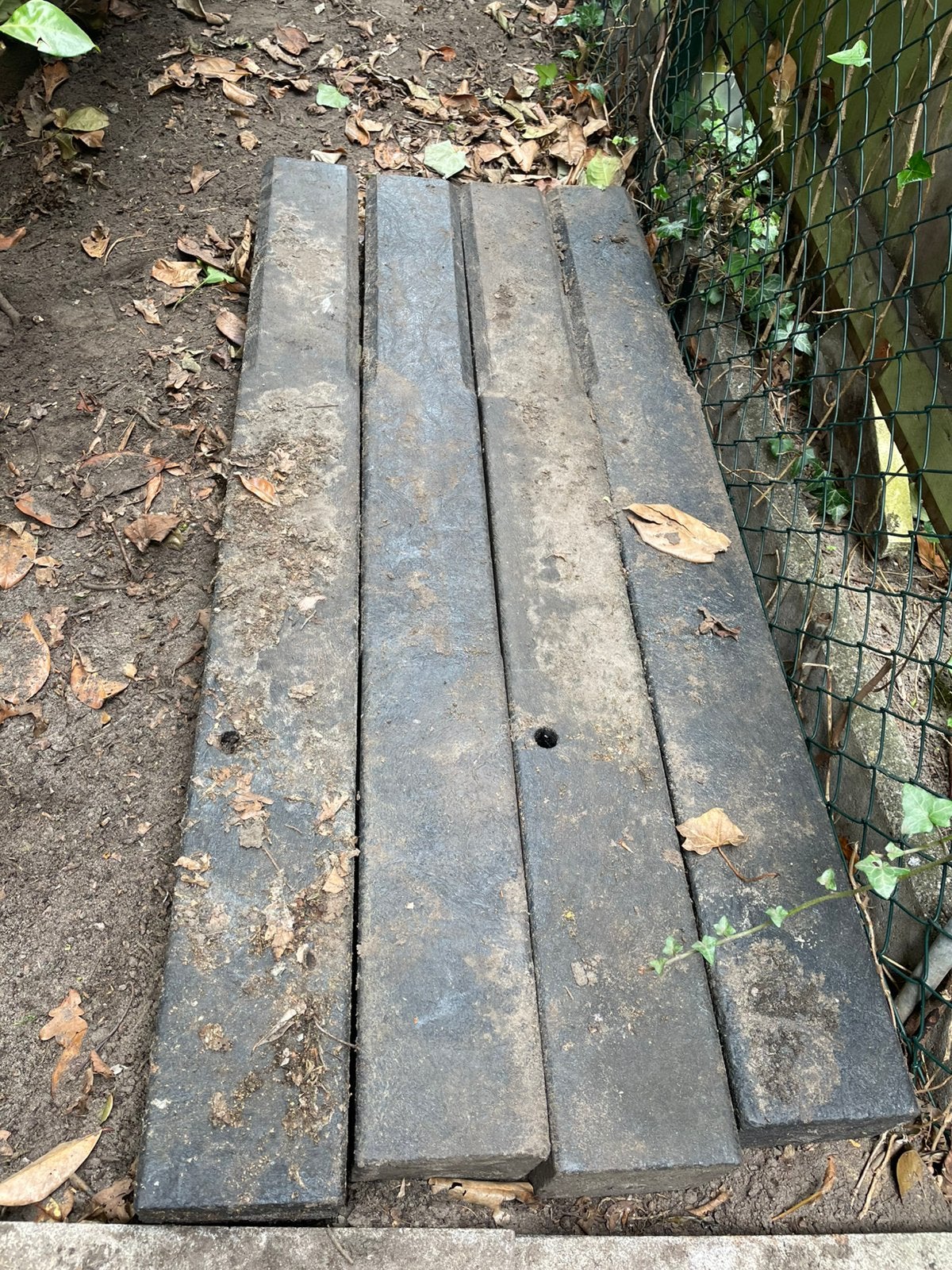 Kunstof palen, Tuin en Terras, Bielzen en Borders, Ophalen, Kunststof, 200 cm of meer, Zo goed als nieuw