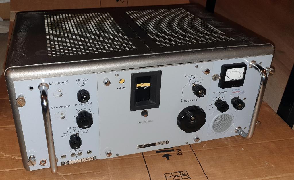 Telefunken E149 Uk/1d UHF ontvanger, Ophalen of Verzenden, Zo goed als nieuw, Zender