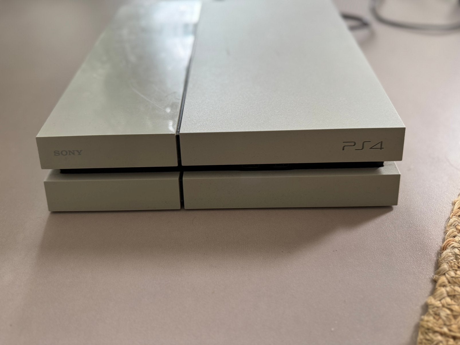 PS4+PS3+controllers+kabels+GTA5 en GTA 4+Oude Iphones+Ipad, Ophalen, Zo goed als nieuw, Met 2 controllers, Original