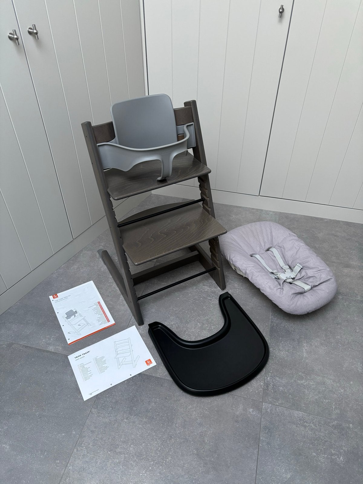 Stokke Tripp Trapp kinderstoel babyset newbornset tray trip, Ophalen, Zo goed als nieuw, Meegroeistoel, Afneembaar eetblad