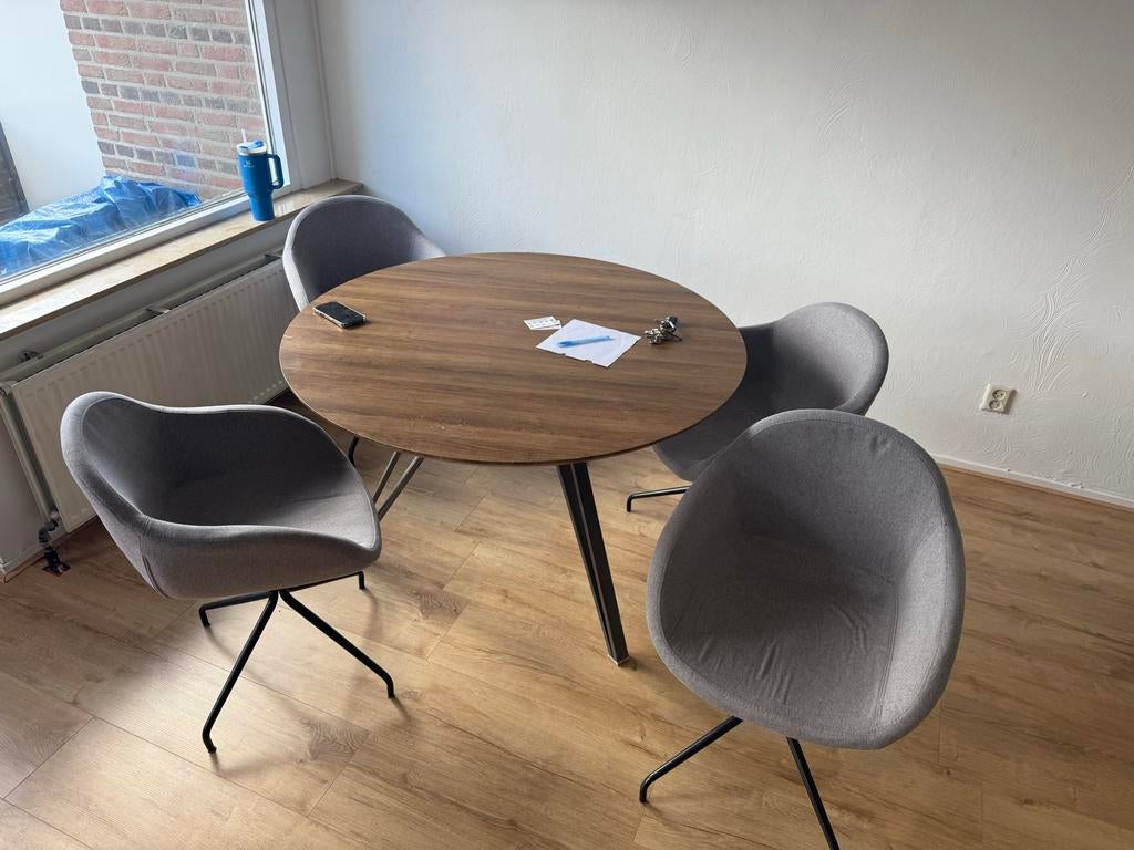 Mooie ronde tafel met 4 stoelen, zo goed als nieuw, 100 tot 150 cm, Rond, Ophalen of Verzenden, Zo goed als nieuw