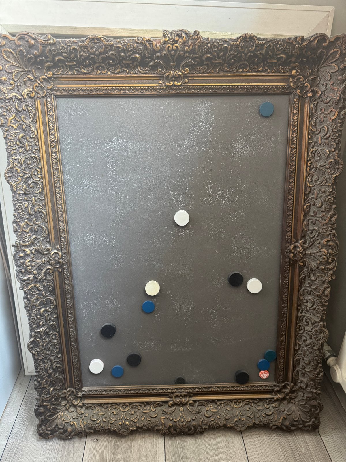 Antieke lijst met schoolbord/magneetbord, Antiek en Kunst, Ophalen, Huis en Tuin