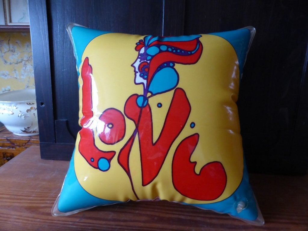 Vintage Peter Max Love opblaasbaar kussen - Pop Art pillow, Ophalen of Verzenden, Huis en Inrichting