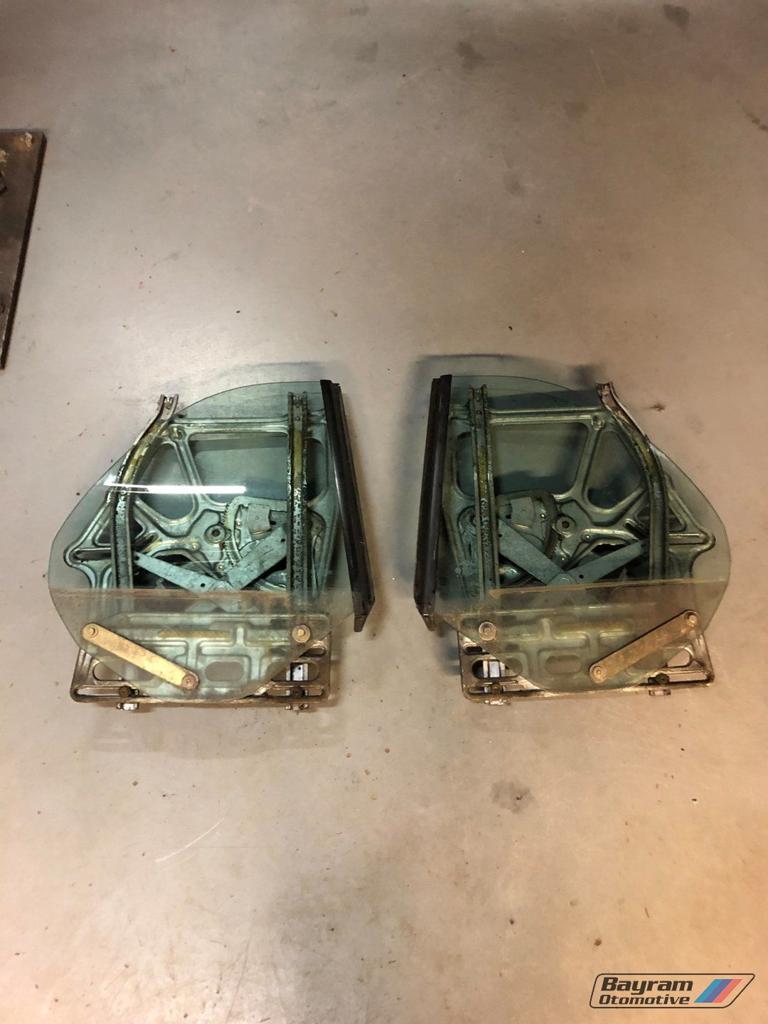 Bmw E30 cabrio zij achter ruit met mechaniek en motor 3serie, Auto-onderdelen, Gebruikt, -, -, Ophalen of Verzenden