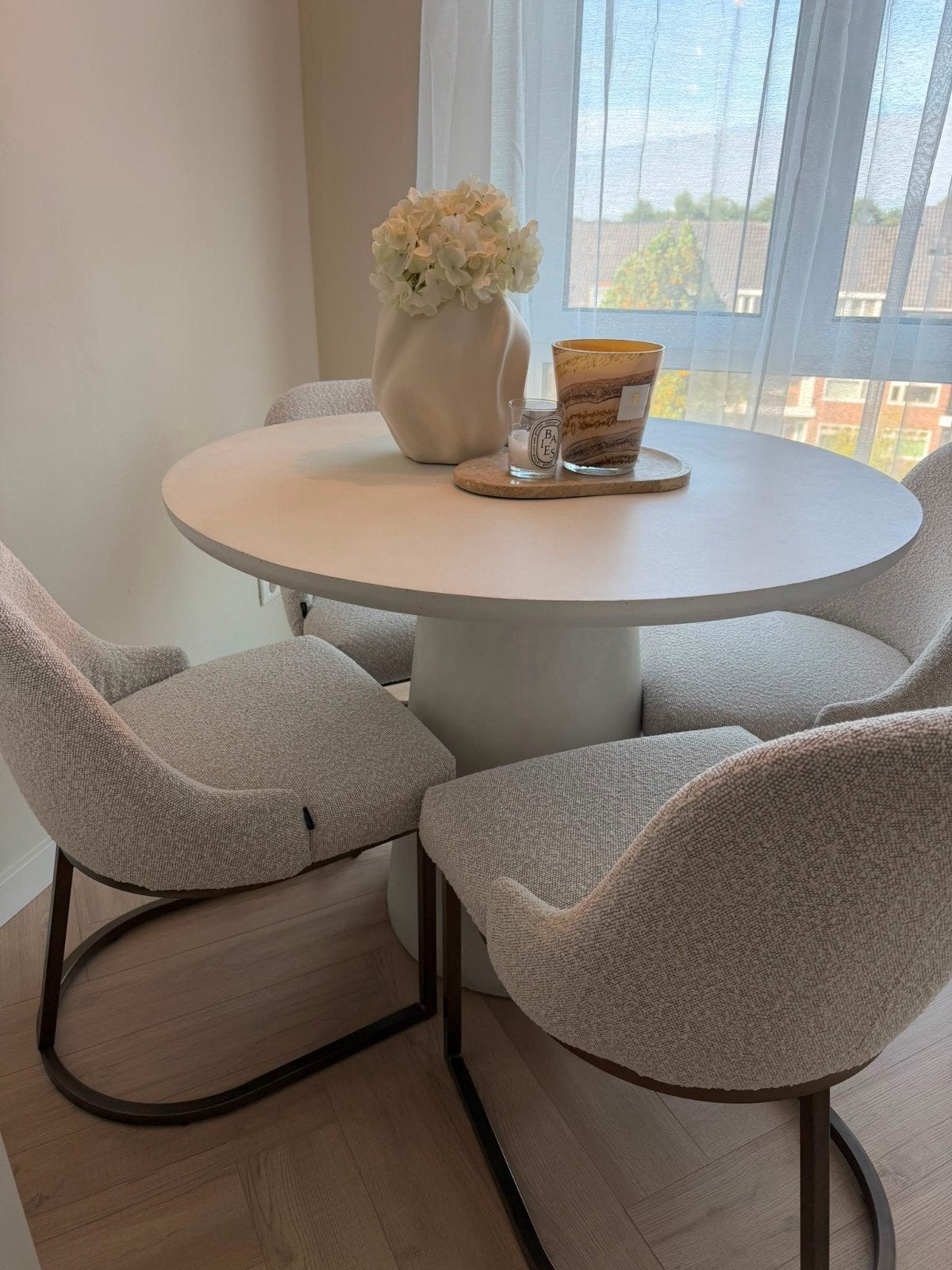 WOOOD Damon ronde eetkamertafel Ø100 cm betonlook, Ophalen of Verzenden, Zo goed als nieuw, Japandi, 4 tot 6 stoelen