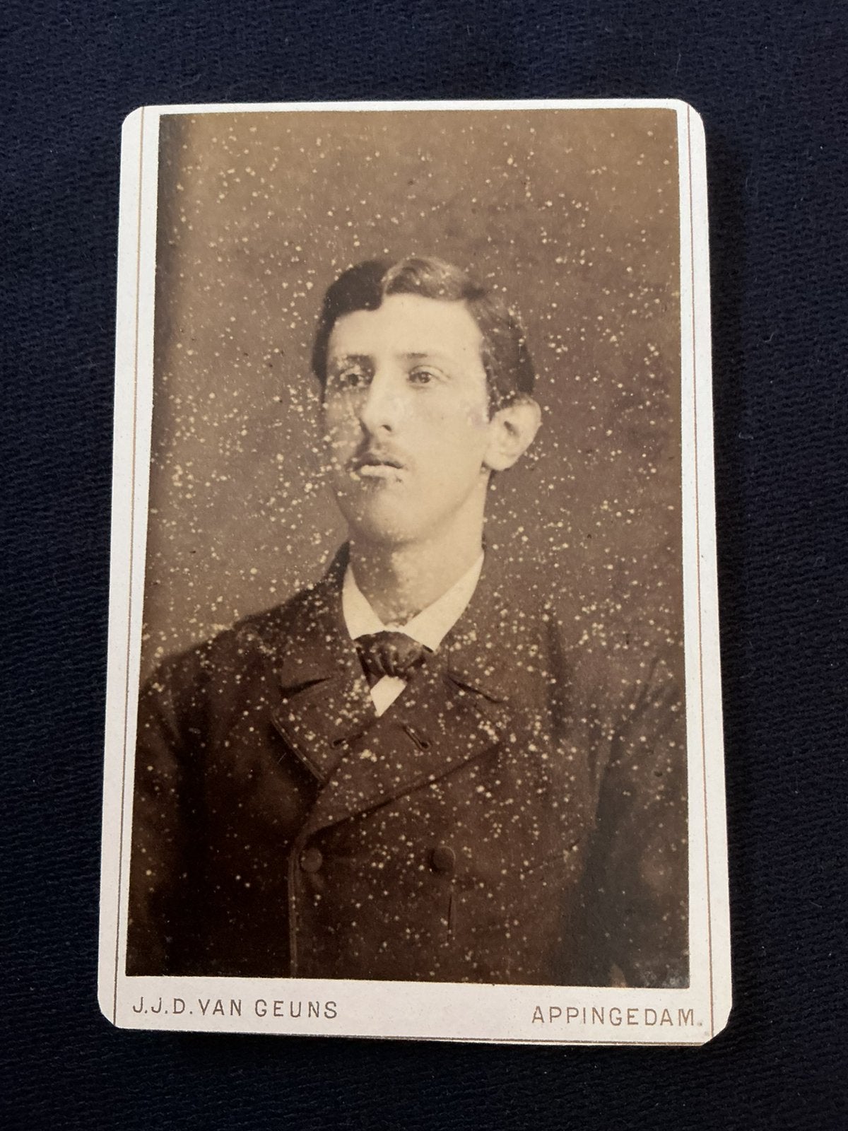 CDV, Man, J.J.D. VAN GEUNS, APPINGEDAM, + naam, Verzamelen, Foto's en Prenten, Verzenden, Voor 1940, Gebruikt, Foto