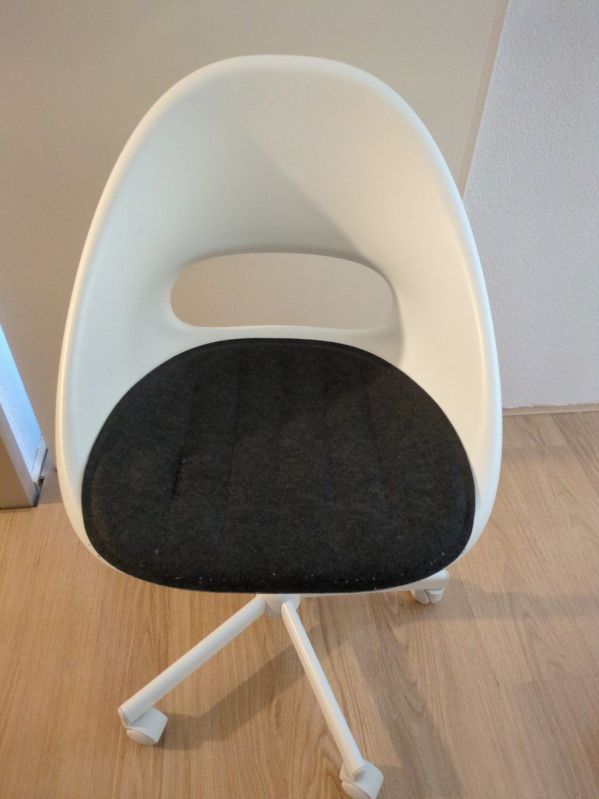 Ikea bureastoel loberget/malskar, Huis en Inrichting, Ophalen, Zo goed als nieuw, Zwart