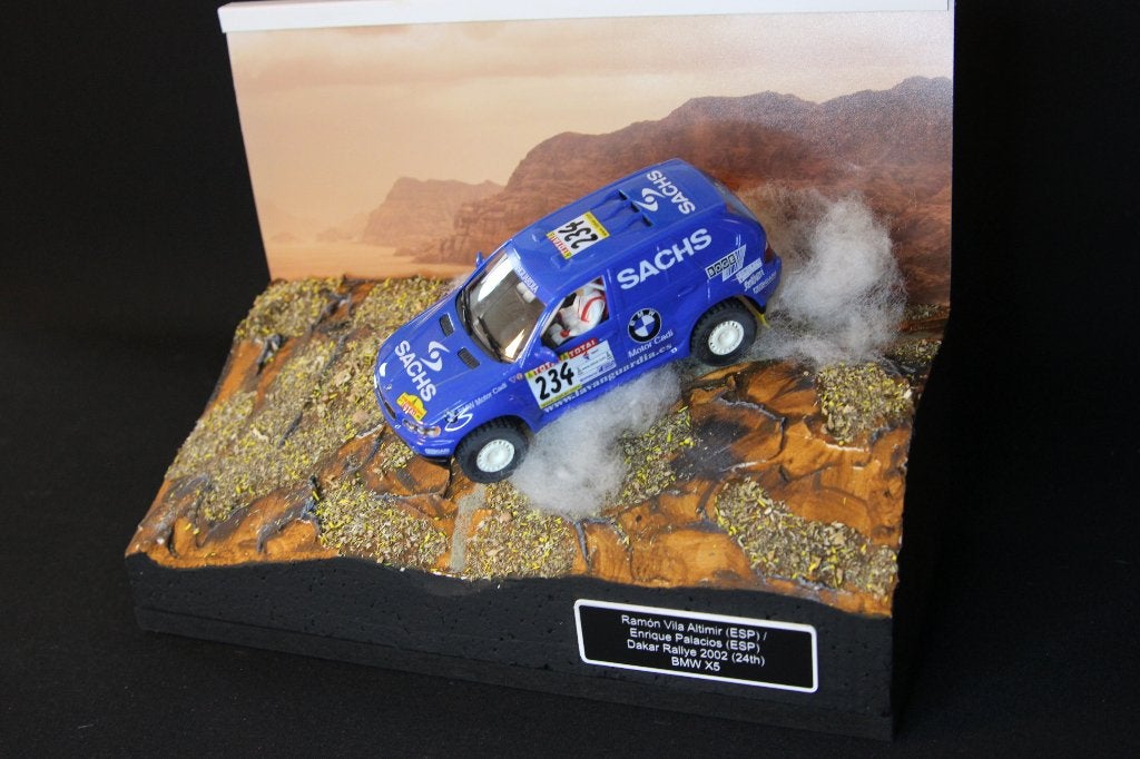 Diorama Dakar Rally 2002 "jumping of a cliff" 1:32, Info@bennie-gs.nl, Bennie G's, 7241MB, Groter dan 1:35
