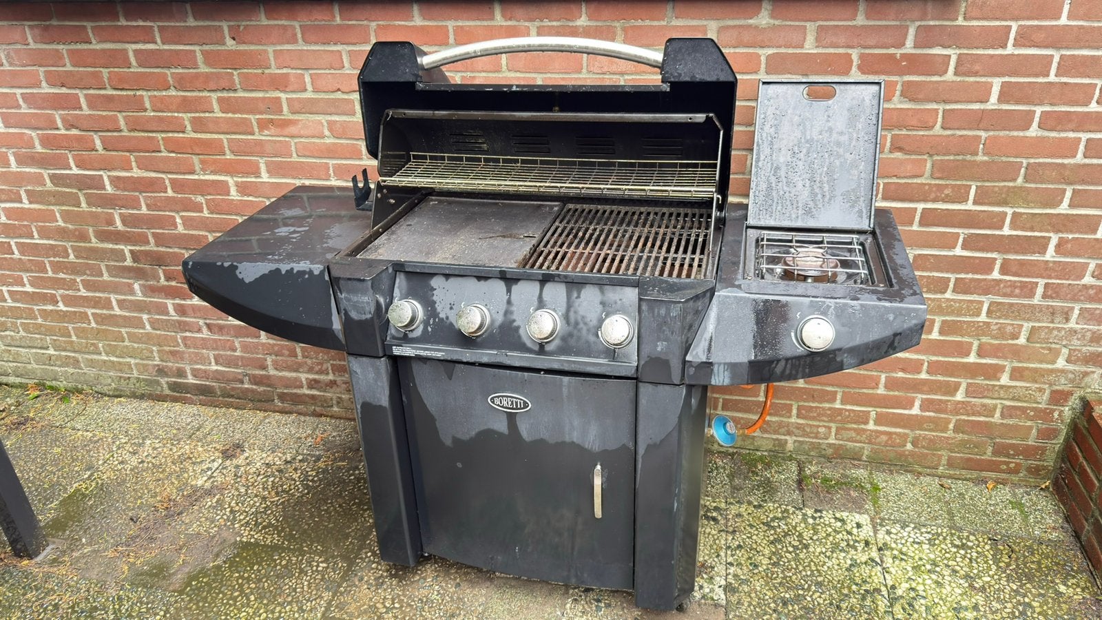 Boretti barbecue teab, Ophalen, Gebruikt