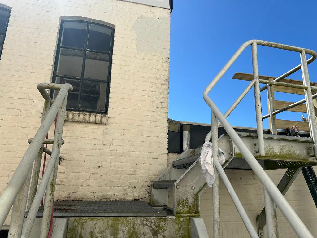 Brandtrap - Stevige metalen buitentrap, Ophalen, Gebruikt, Trap, 2 tot 4 meter