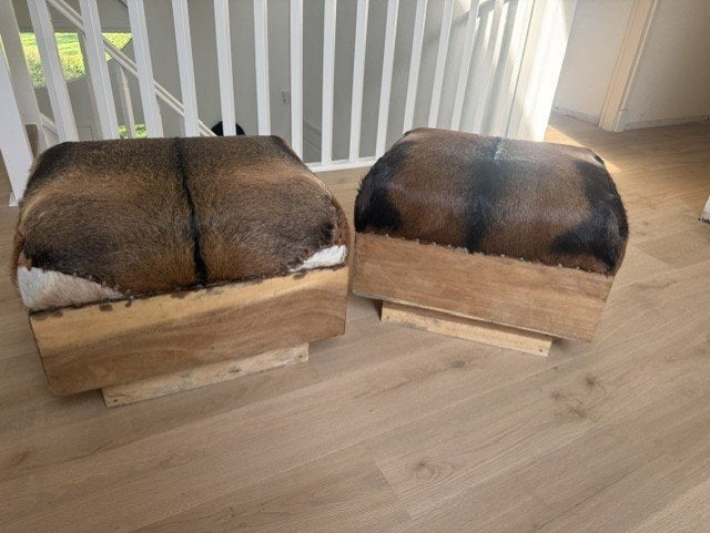 2x Poef Geitenhuid – 50x60x45 cm – Set van 2, Minder dan 50 cm, Ophalen of Verzenden, Zo goed als nieuw, Landelijk stoer modern boerderij