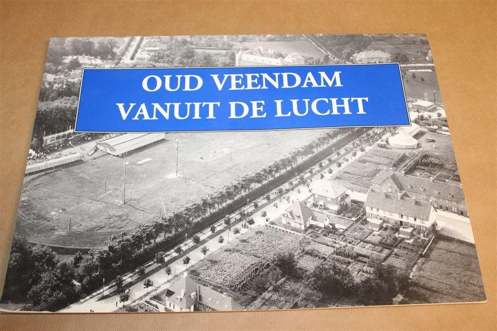 Oud Veendam vanuit de Lucht — Groot Formaat Fotoboek, Ophalen of Verzenden, Gelezen