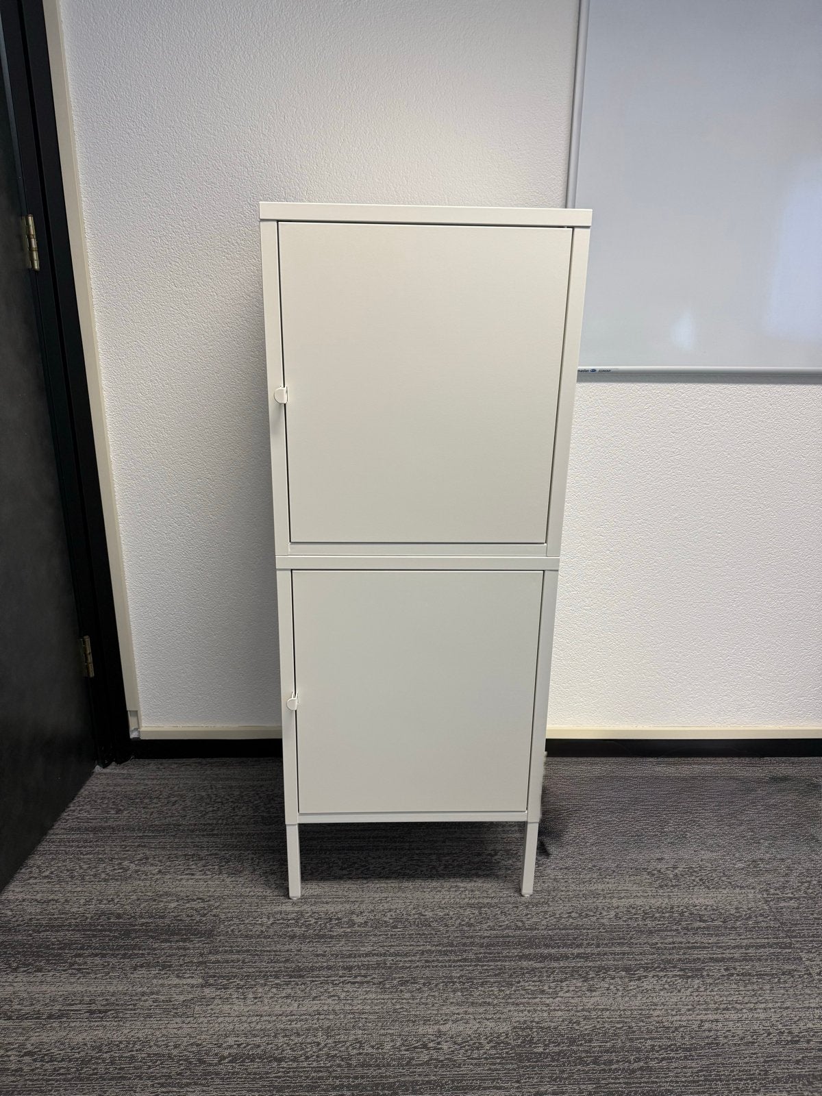 IKEA Hällan kastje gebroken wit 45x47x117 cm, Ophalen, Zo goed als nieuw
