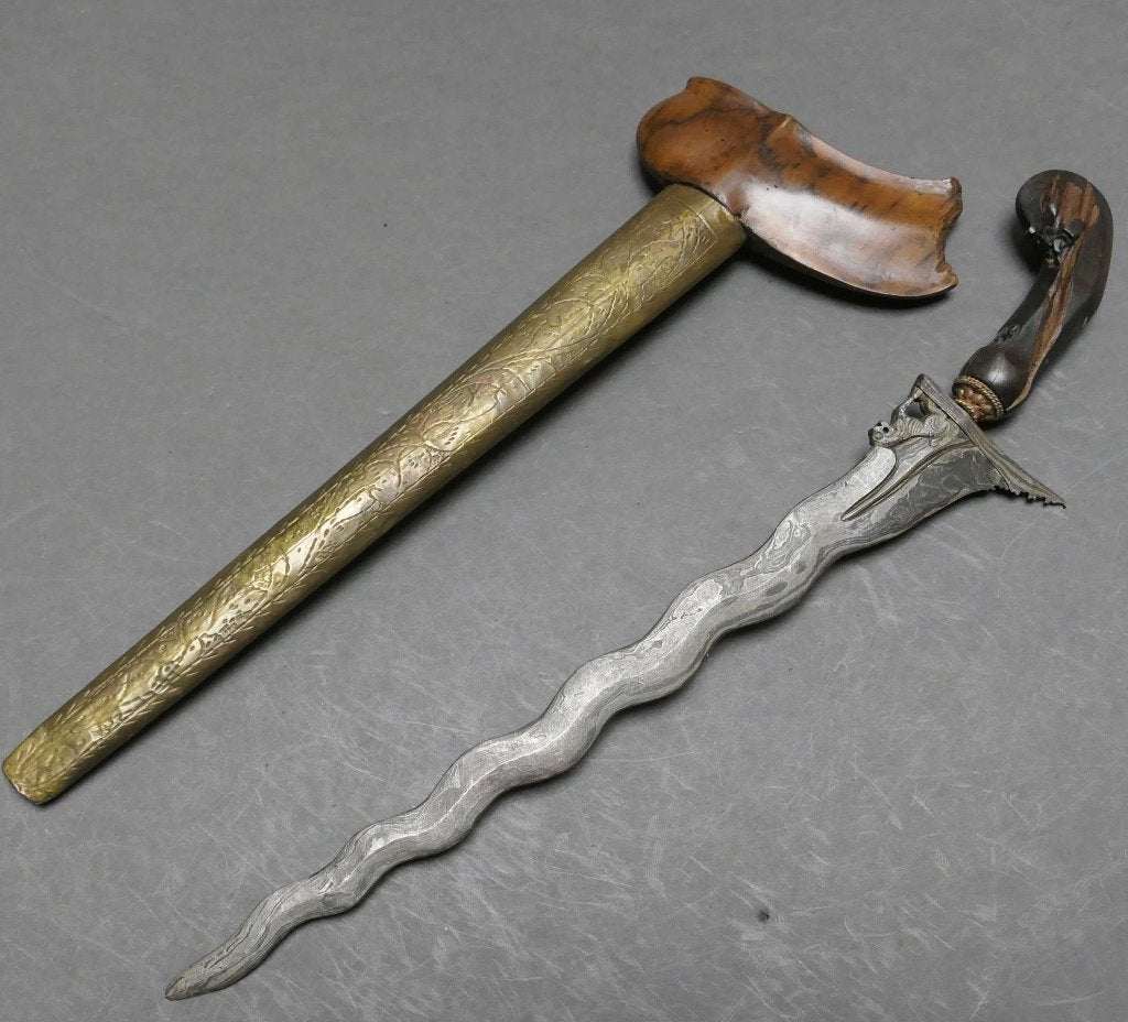 13 luks Singa keris (leeuwen kris) afk uit Java Indonesie, Verzenden