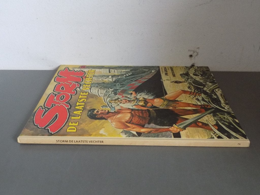 Storm - 02_HC_De laatste vechter [1e druk], Boeken, Eén stripboek, Ophalen of Verzenden, Gelezen, Don Lawrence