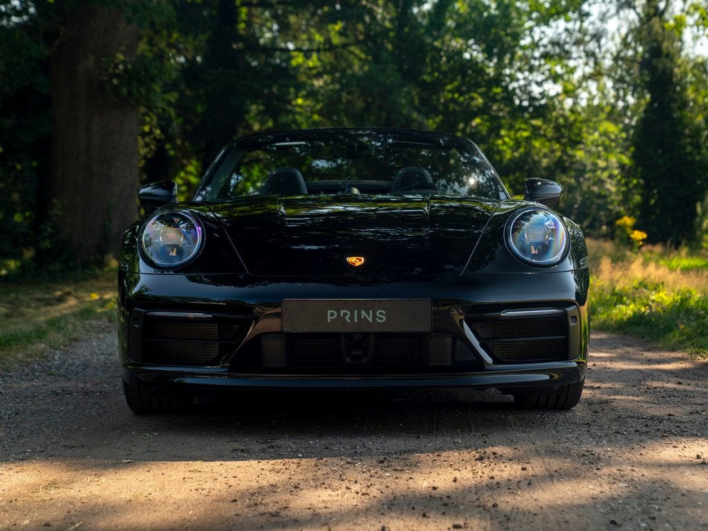 Porsche 911 Cabrio 3.0 Carrera 4S | Keramisch | Akrapovic |, Auto's, Porsche, Automaat, Zwart, Vierwielaandrijving, 6 cilinders