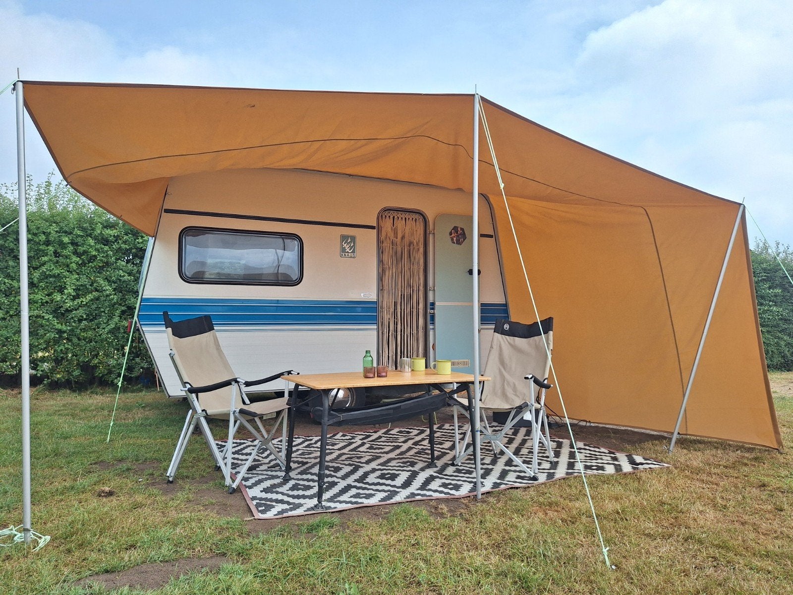 NU OP CAMPING ZWOLLE: Vintage Knaus Komfort 365 uit 1979, Hordeur, Omvormbare zithoek, Treinzit, Particulier