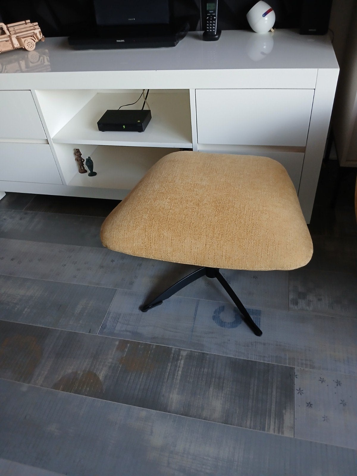 Trendhopper okergele fauteuil met hocker, Ophalen, Gebruikt, 75 tot 100 cm, 75 tot 100 cm