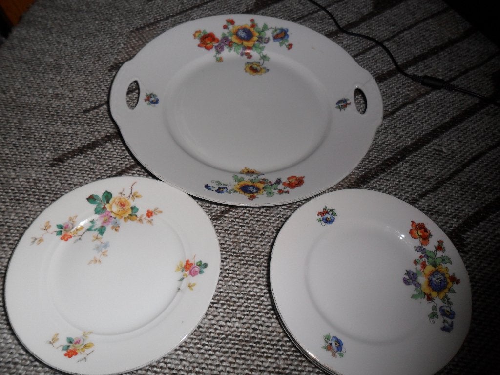 gebakstel vintage 75 jaar oud, Antiek en Kunst, Antiek | Servies compleet, Ophalen of Verzenden