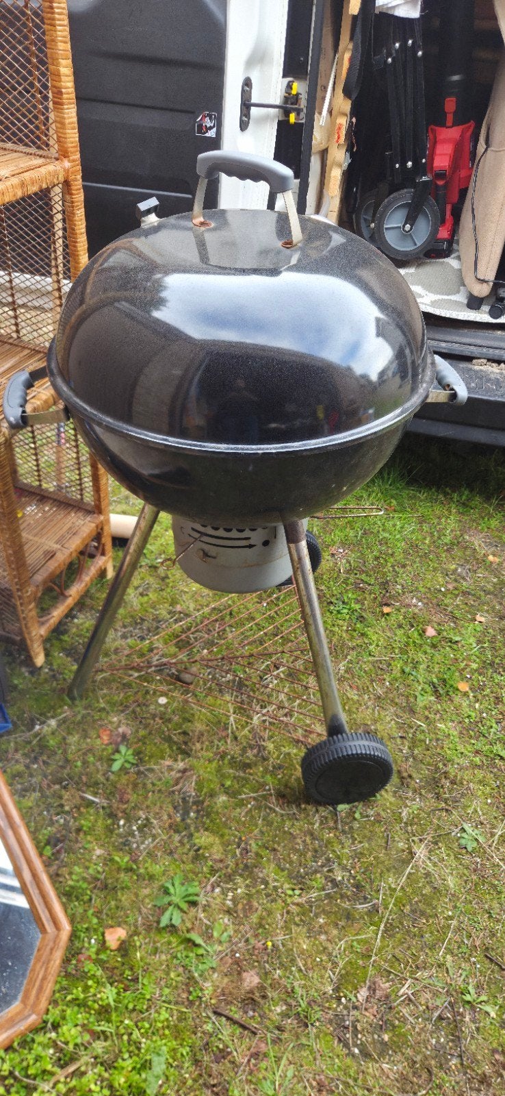 Zwarte  Barbecue met Deksel en Wielen, Ophalen, Gebruikt, Weber