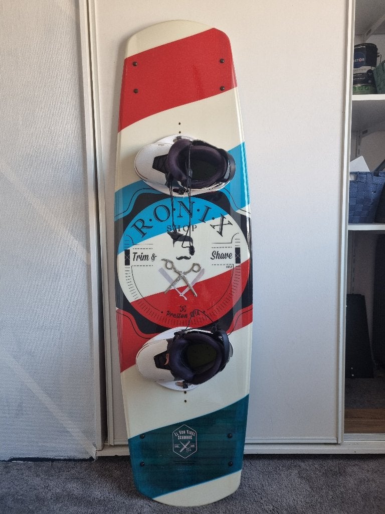 Ronix Wakeboard + Ronix One Bindingen, Watersport en Boten, Ophalen, Gebruikt, Board en Schoenen
