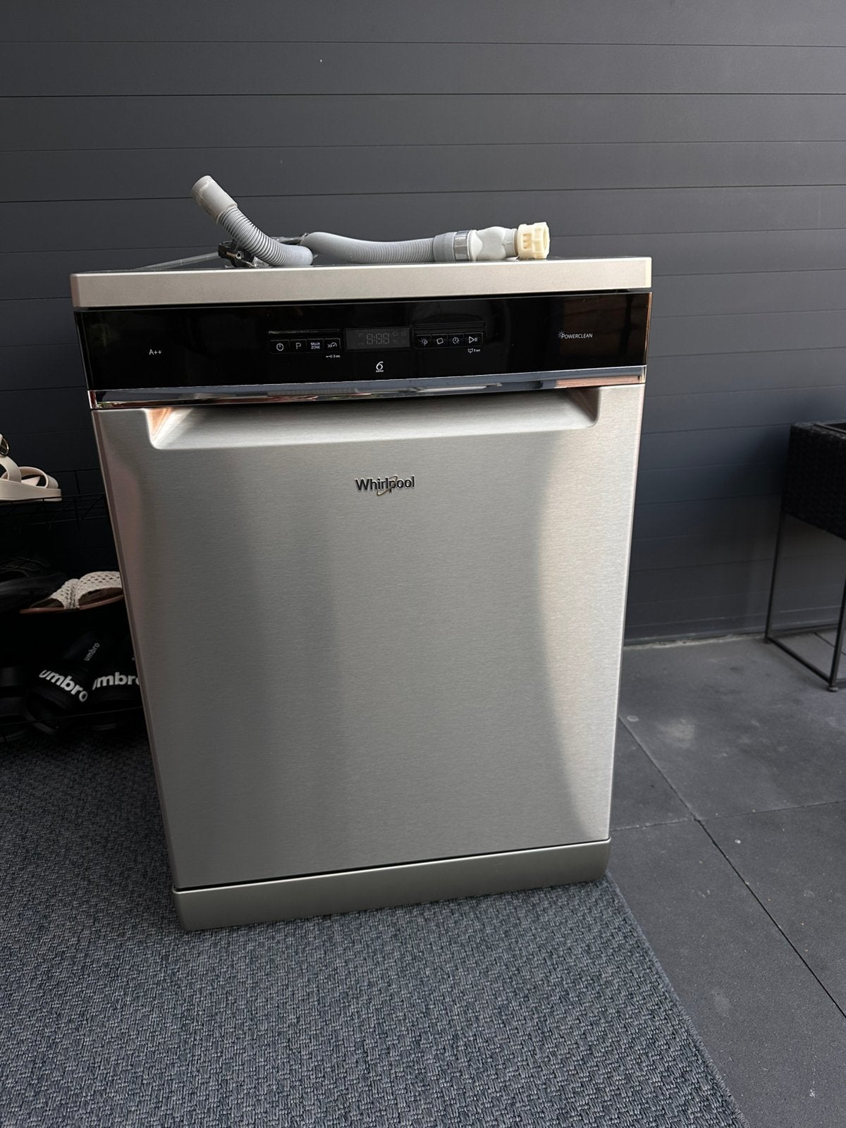 Whirlpool vaatwasser – werkt goed, maar lekt, Ophalen, Gebruikt, Minder dan 85 cm, 45 tot 60 cm