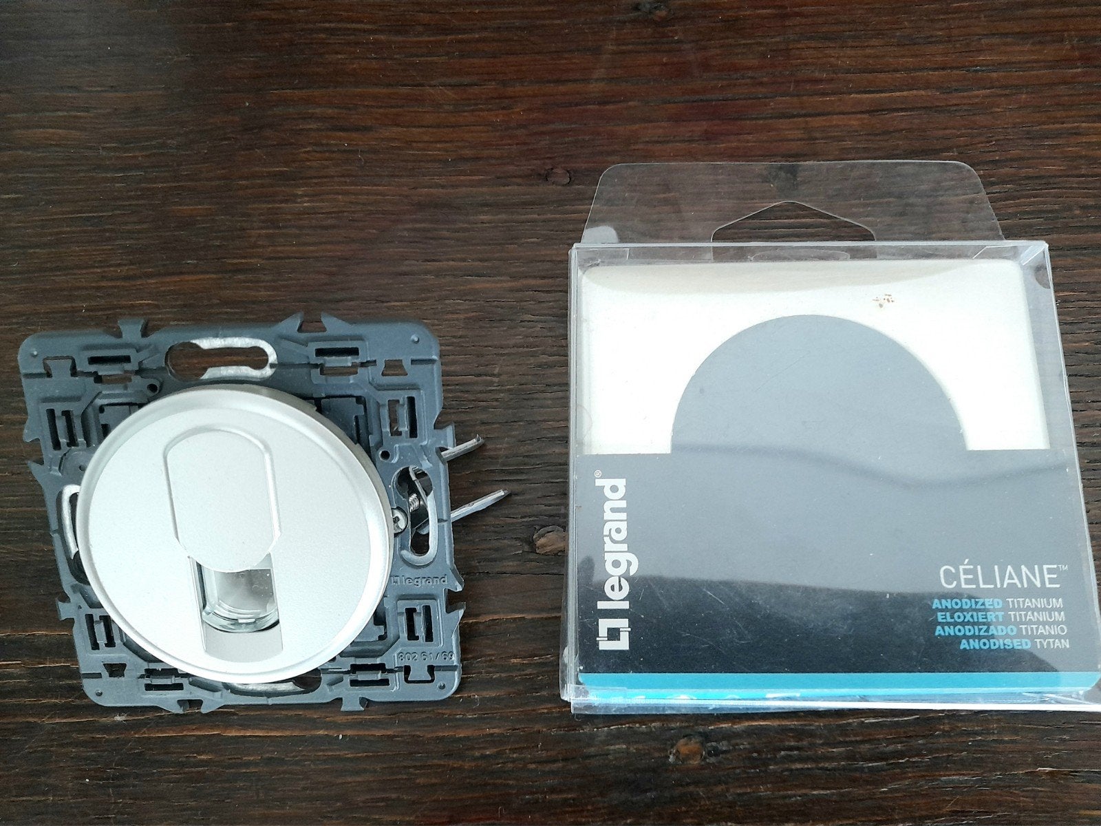 Nieuw Legrand Céliane Titanium RJ45 6FTP contactdoos + afdek, Ophalen of Verzenden, Nieuw