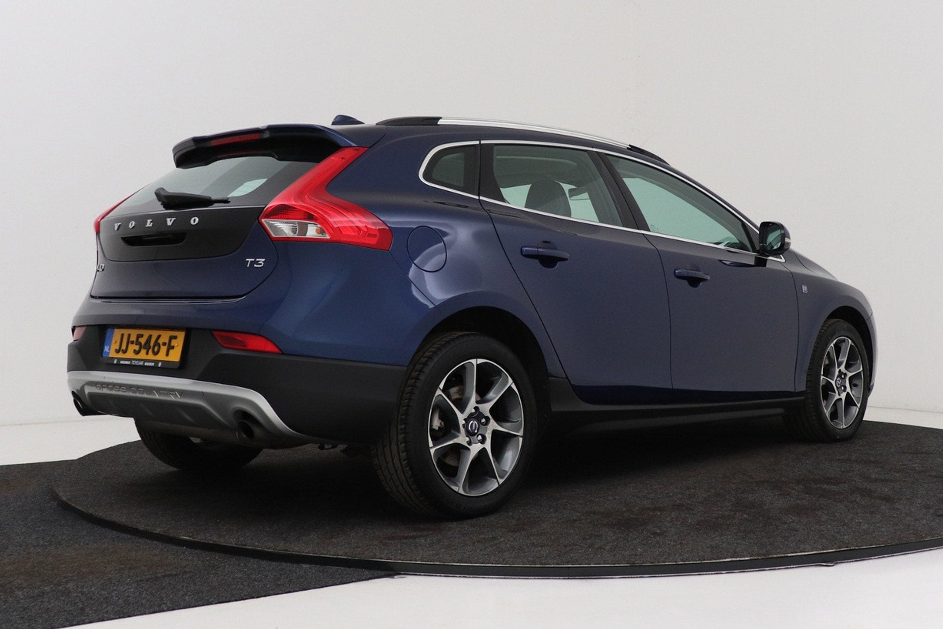 Volvo V40 Cross Country 1.5 T3 Ocean Race | Panoramadak | Or, Dealer onderhouden, 700 kg, Blauw, Bedrijf