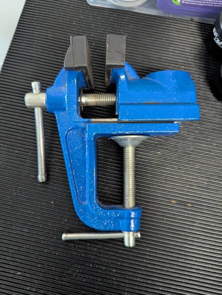 Mini bankschroef 55mm, Ophalen of Verzenden, Gebruikt, Bankschroef