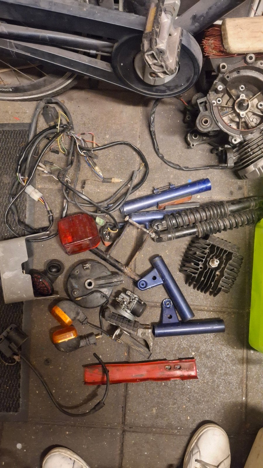tomos Onderdelen, Fietsen en Brommers, Ophalen of Verzenden, Gebruikt, Uitlaat, Tomos onderdelen