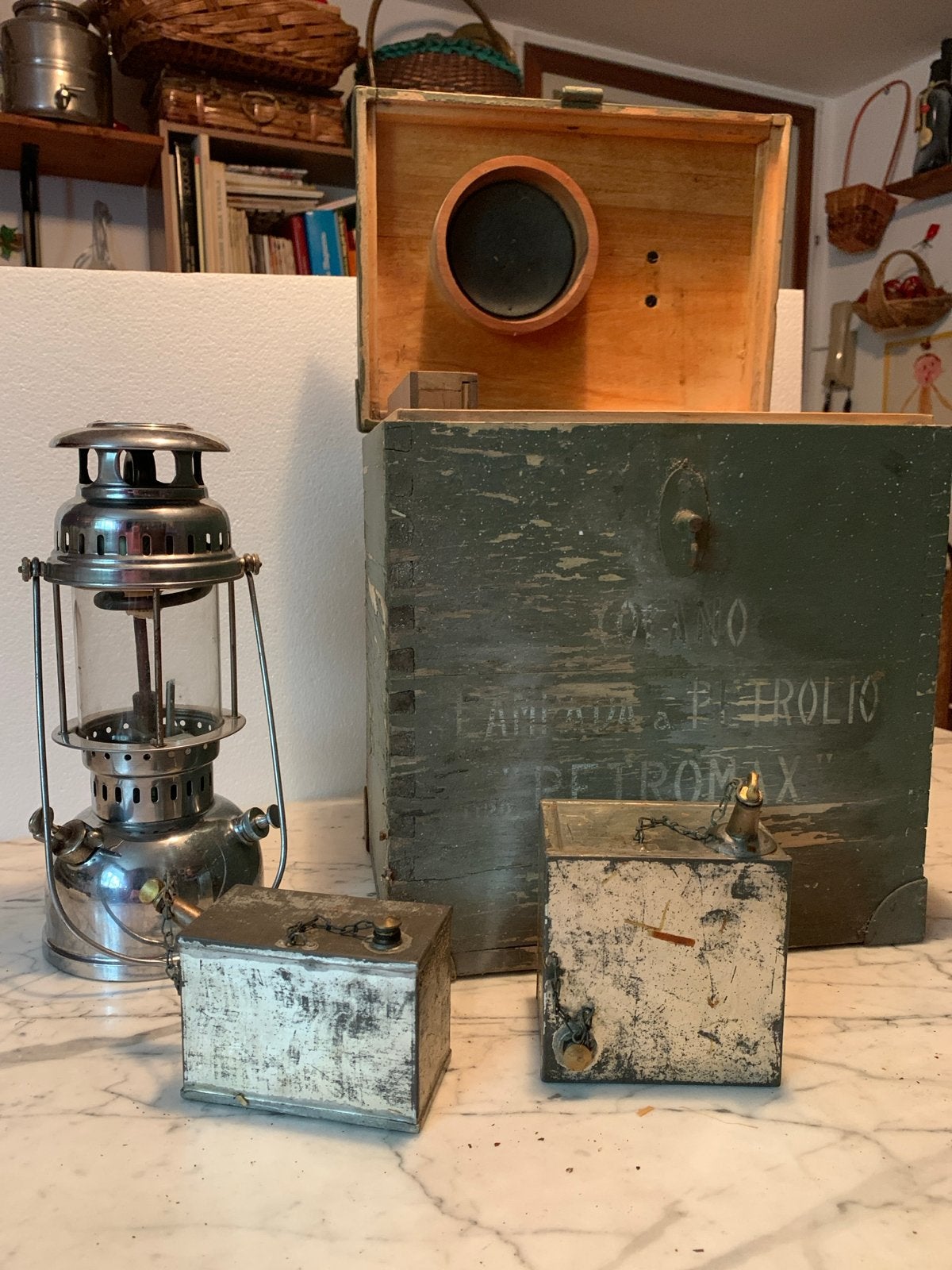 Vintage Petromax Petroleumlamp met Houten Kist en Accessoire, Antiek en Kunst, Ophalen of Verzenden