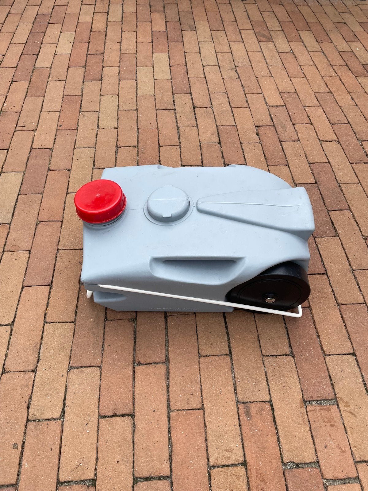 Vuilwatertank, Ophalen, Zo goed als nieuw