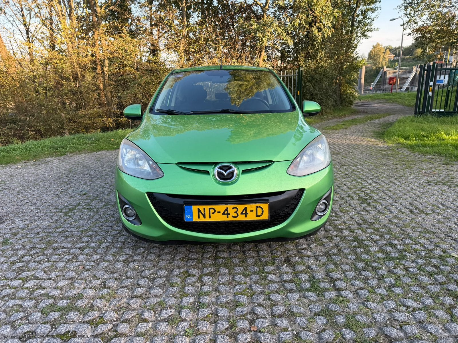 Mazda 2 1.3 AIRCO NAVI STOELVERWARMING APK TOT 19/7/2027, Voorwielaandrijving, 74 pk, 31 €/maand, 4 cilinders