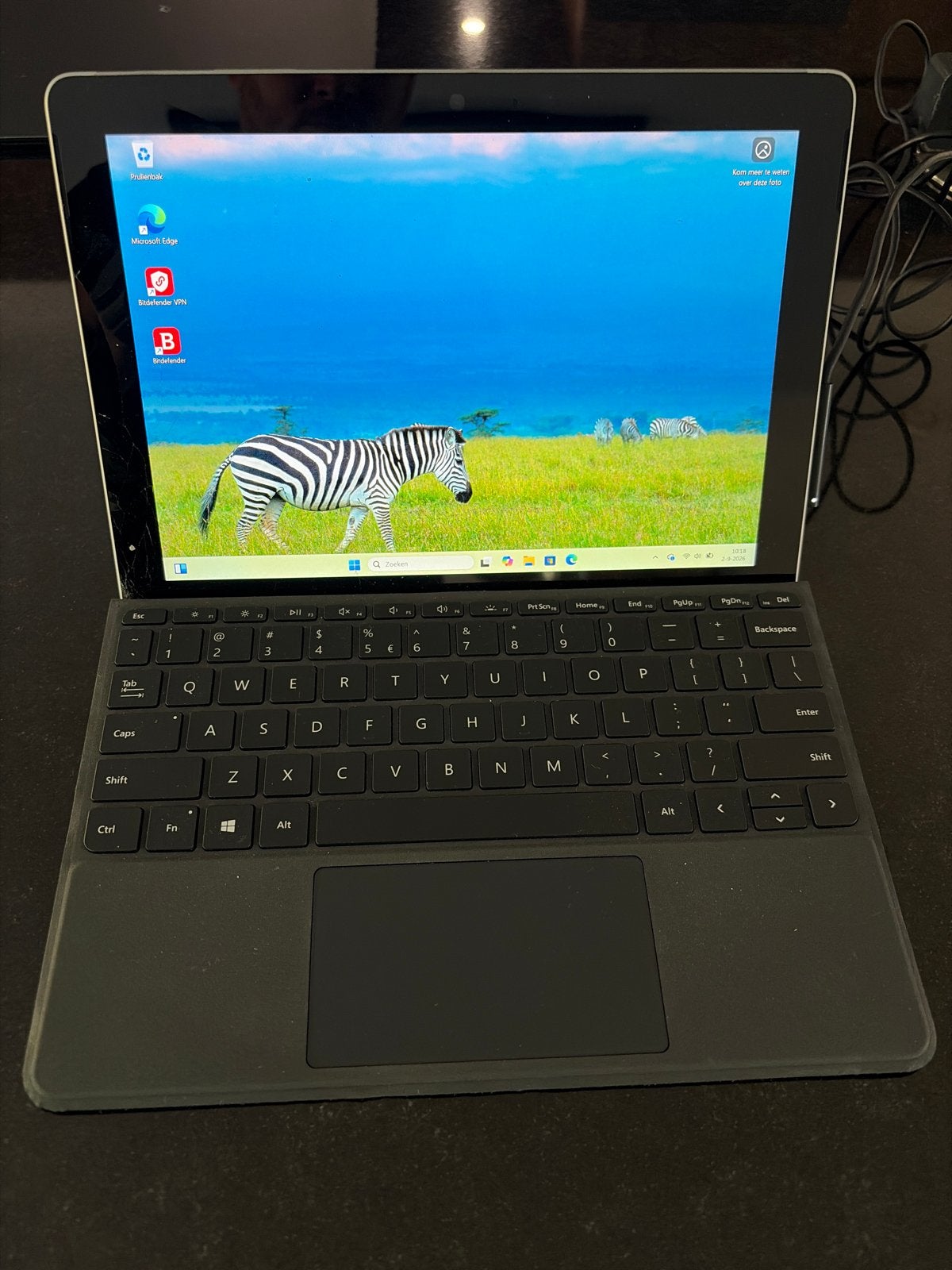 Microsoft Surface Go met toetsenbord gebarsten scherm, 10 inch, Gebruikt, Ophalen of Verzenden, 128 GB