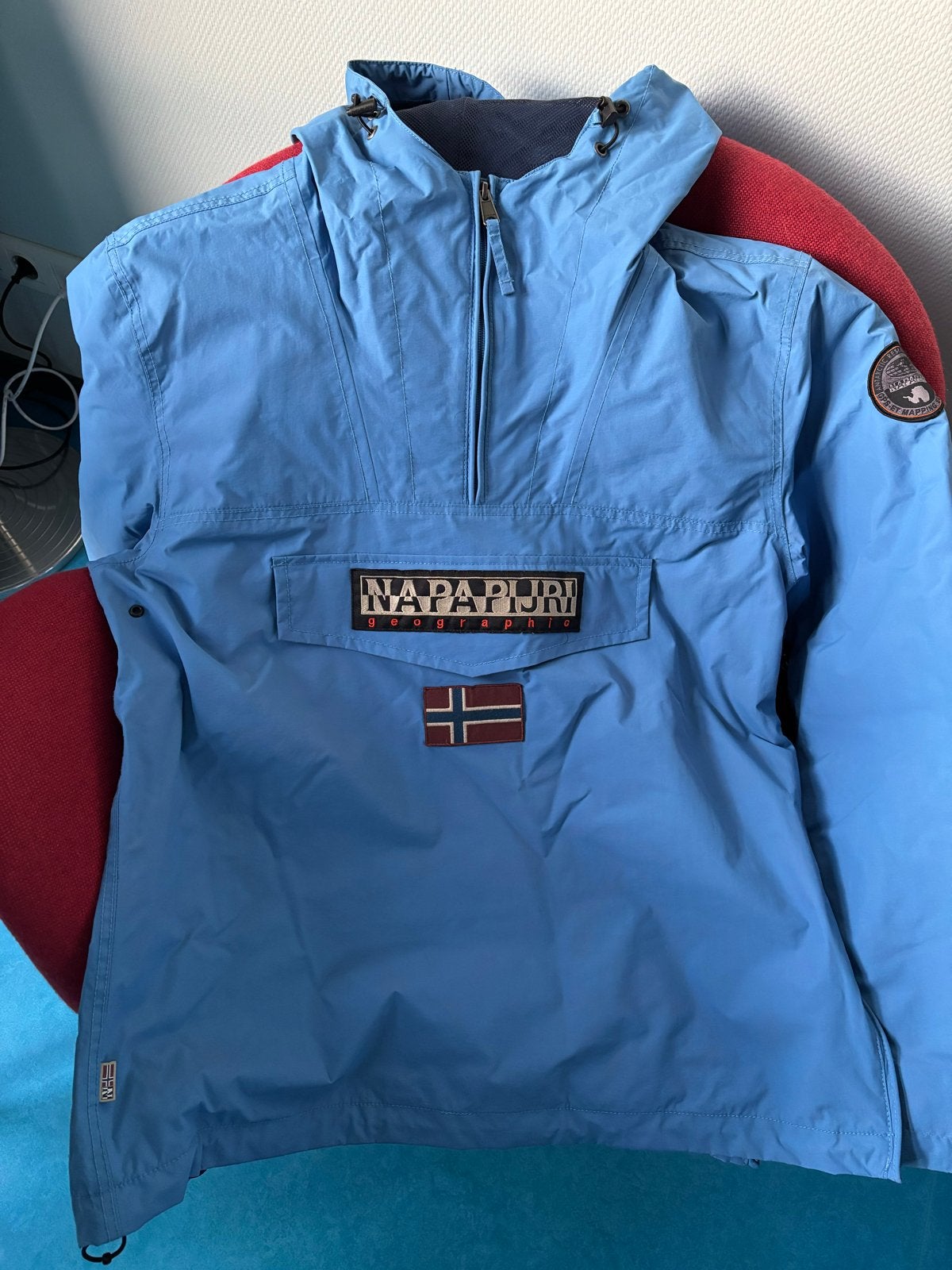 Napapijri zomerjas - Warm lichtblauw - Zeer goede staat, Ophalen, Zo goed als nieuw, Maat 46/48 (XL) of groter, Blauw