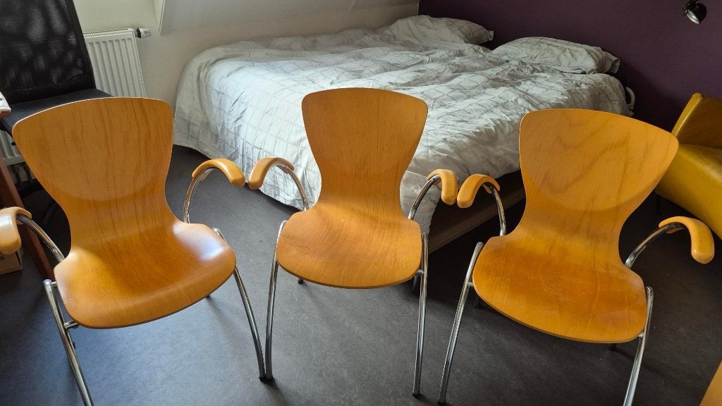 3 Beukenhouten vlinderstoelen met leuning, Huis en Inrichting, Ophalen, Gebruikt, Overige kleuren, Drie