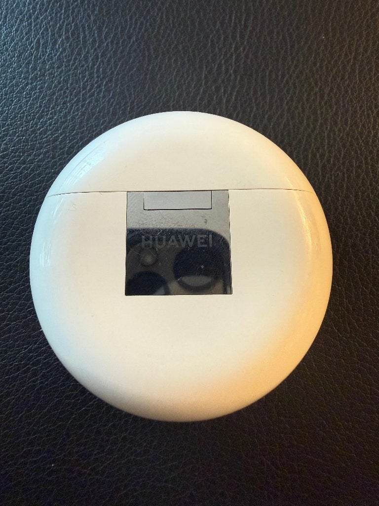 Original Huawei Freebuds 3 charging case, Gebruikt, Ophalen of Verzenden, In oorschelp (earbud), Wit