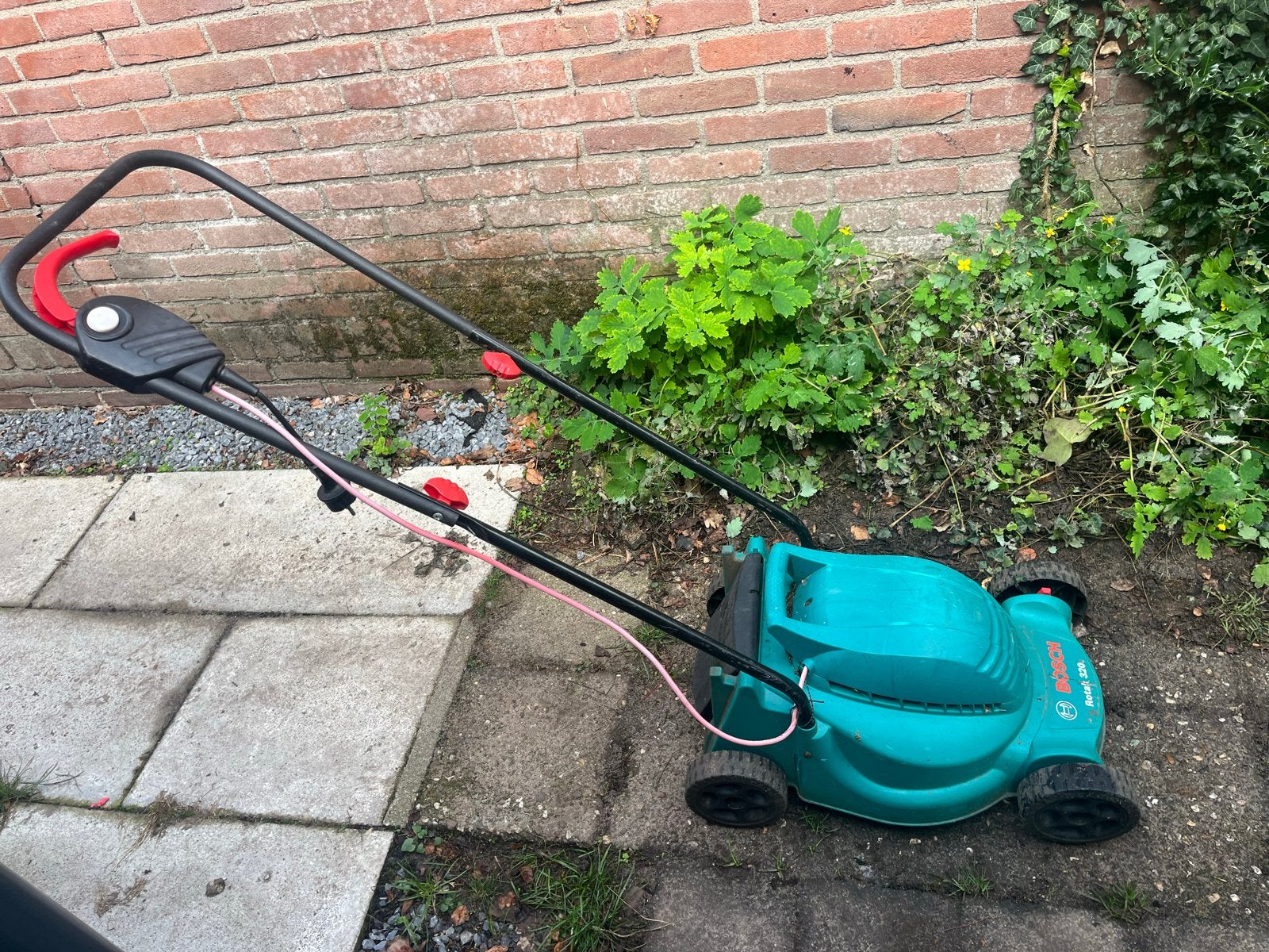 Bosch Rotak 320 elektrische grasmaaier met opvangbak, Ophalen, Gebruikt, Elektrische grasmaaier, Opvangbak