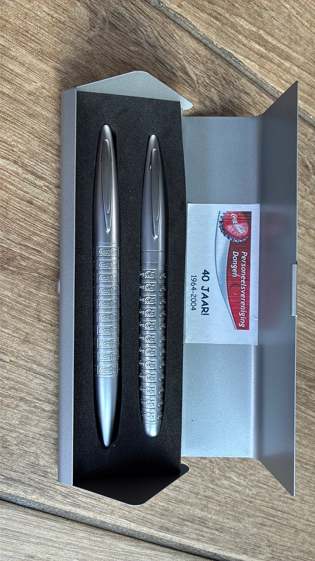 Mooie Coca cola pennenset in bewaarblikje., Ophalen of Verzenden, Nieuw, Gebruiksvoorwerp