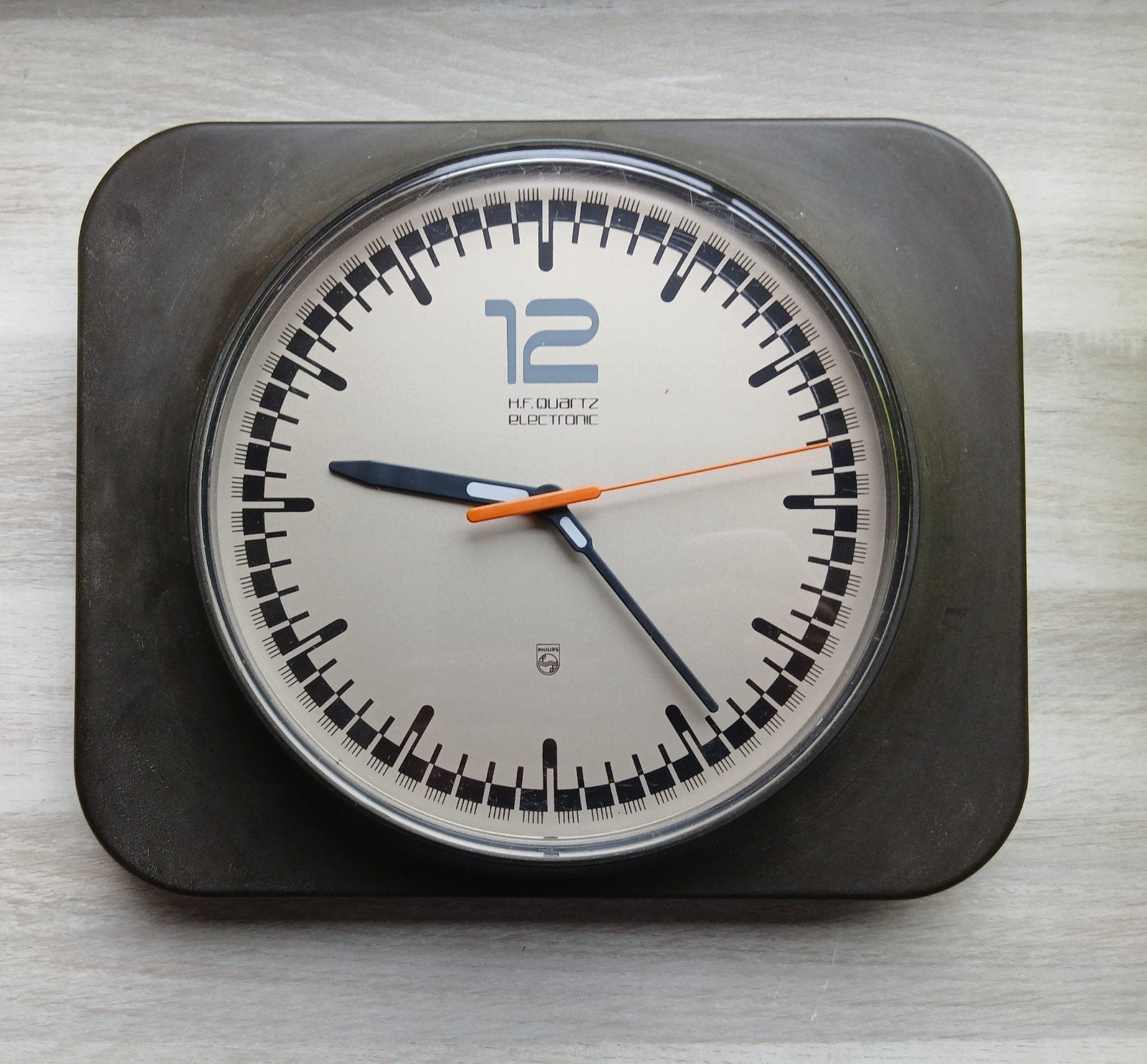 Vintage Philips wandklok HR 5576 - Loopt goed, Antiek en Kunst, Ophalen of Verzenden