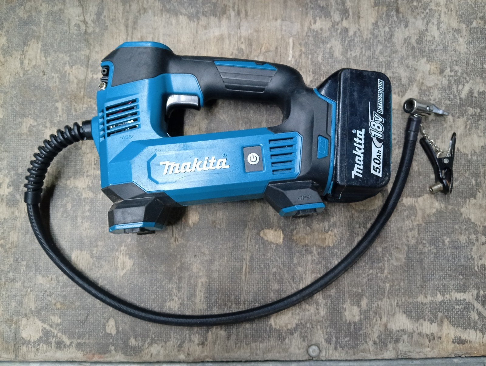 Makita DMP180 Accu Compressor 18V - Zo goed als nieuw, Doe-het-zelf en Verbouw, Compressors, Ophalen, 6 tot 10 bar, Zo goed als nieuw