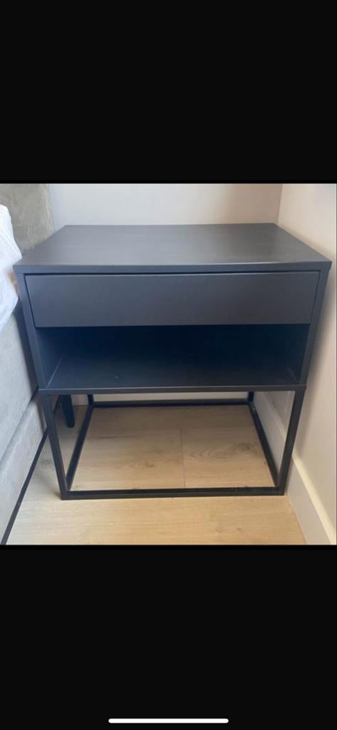 IKEA VIKHAMMER Nachtkastje Zwart - Zo goed als nieuw, Ophalen, 55 tot 70 cm, Zo goed als nieuw, 45 tot 65 cm